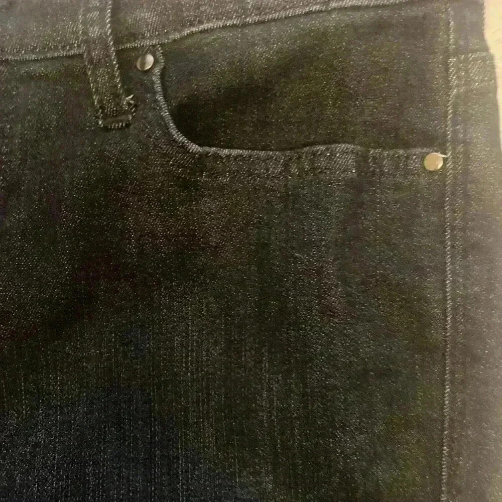 Crown & Ivy dark wash denim capri jeans 8 Petite NWOT - Picture 4 of 5